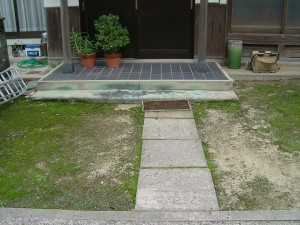 Ｔ邸　玄関前通路施工前