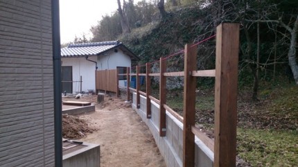 高橋の杜「四季を通して楽しむ庭空間」板塀施工中 高橋の杜「四季を通して楽しむ庭空間」板塀施工中