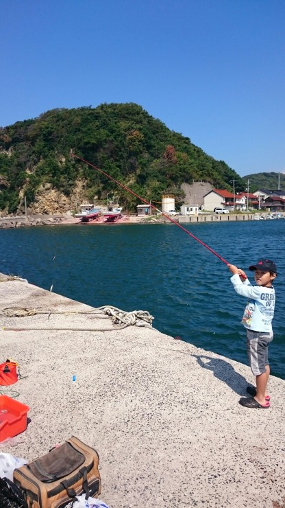 今日はのんびり休日「家族と魚釣り」