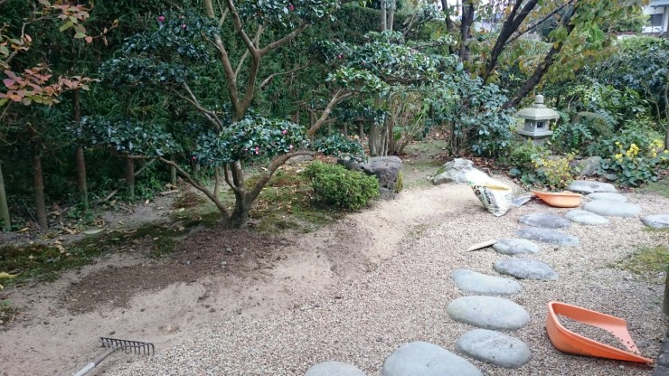 「茶庭」苔張りリフォーム続き