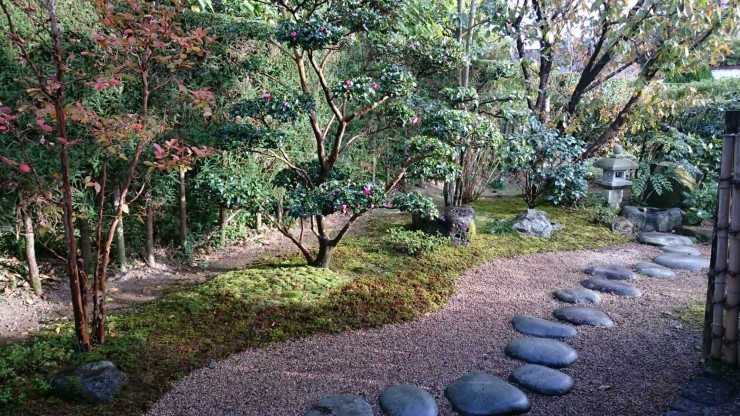 「茶庭」苔張りリフォーム完成